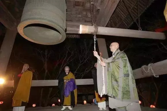 看看日本人怎麼過年的?原來他們也有春晚啊!