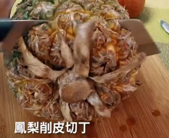 鳳梨+蘋果,拯救你的膝蓋,每天喝一杯,幫助膝蓋軟骨重生,皮膚也細膩了!