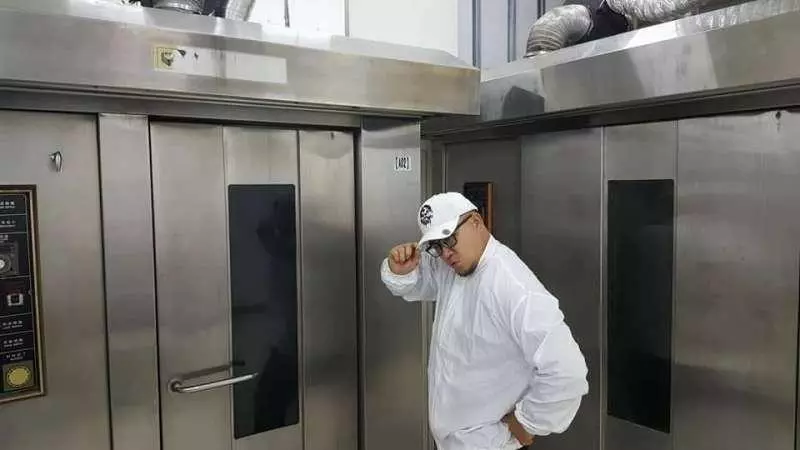 女友嫌「賣地瓜沒前途」狠心說分手,地瓜哥拼4年翻身「月入8百萬」:謝謝妳瞧不起我