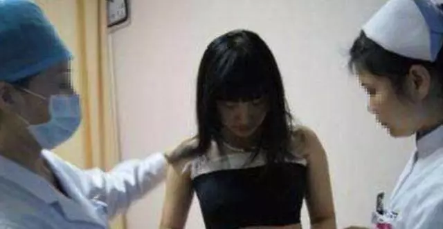 女兒寒假回家,一月來三次例假,母親心慌,帶去醫院一查,癱地上