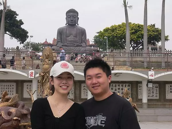 顏清標4個兒子都「把校花娶回家」當老婆!如今顏家「唯一的女兒」曝光,34歲的她.....