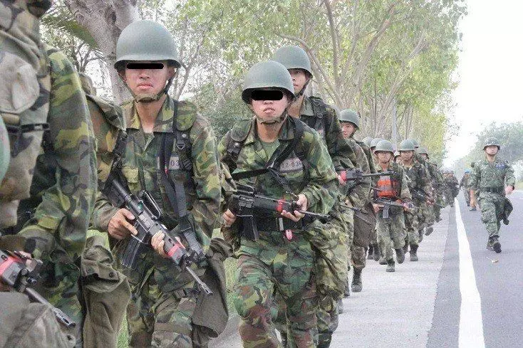 小蜜蜂到底何方神聖?「國軍最強補給單位」打靶、行軍阿姨都在...比你還清楚你待會去哪