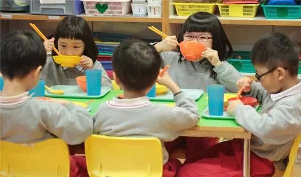 5歲男童竟在幼稚園睡午覺時死了!知道死因後老師立刻癱軟在地...