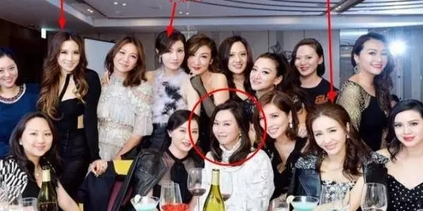 最壕闊太太聚會照曝光!黎姿徐子淇李嘉欣,三個千億媳婦加起來,都不如她!