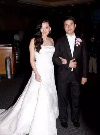 最壕闊太太聚會照曝光!黎姿徐子淇李嘉欣,三個千億媳婦加起來,都不如她!