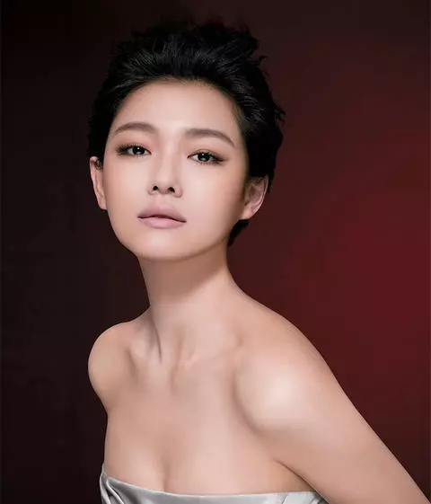 大S爆肥腫出新高度被狂酸「撞臉婆婆張蘭」!她委屈反駁「有點腫但....」如今竟變這樣!