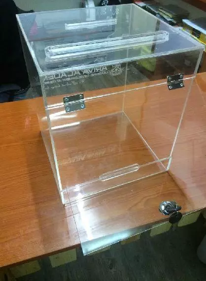 有錢任性,一對夫妻倆一年省下來的零花錢竟「堆積如山」, 像垃圾一樣!