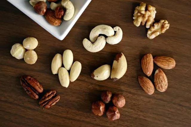 睡前給孩子吃這4種食物,不僅長不高,還可能智商低
