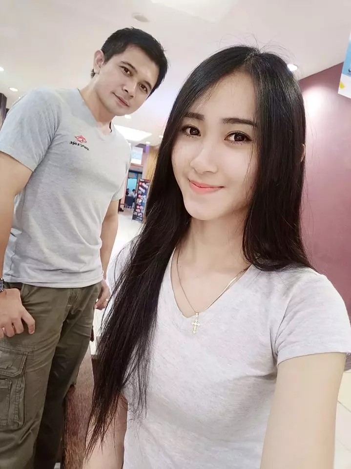 13歲國中妹「愛上27歲帥哥老師」,瘋狂課後輔導「7年後修成正果」網友卻崩潰:祝福不下去!