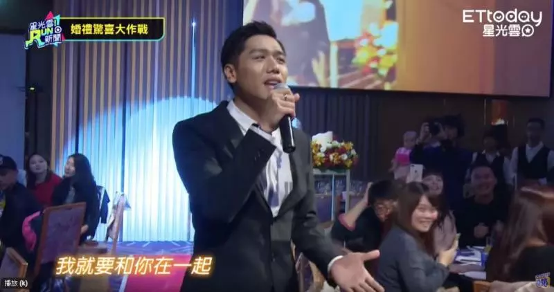 KID拋震撼彈!甜蜜「擁吻熊熊」大放閃 見習婚禮「十指緊扣秀出對戒」:我們要結婚了❤