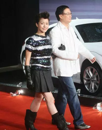 被罵小三專愛有婦之夫,與恩師決裂遭封殺…她的段位可真不低!