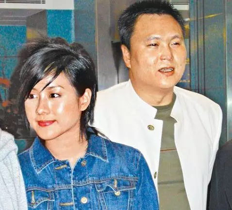 被罵小三專愛有婦之夫,與恩師決裂遭封殺…她的段位可真不低!