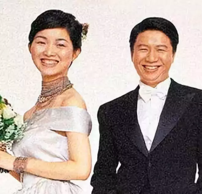 被罵小三專愛有婦之夫,與恩師決裂遭封殺…她的段位可真不低!