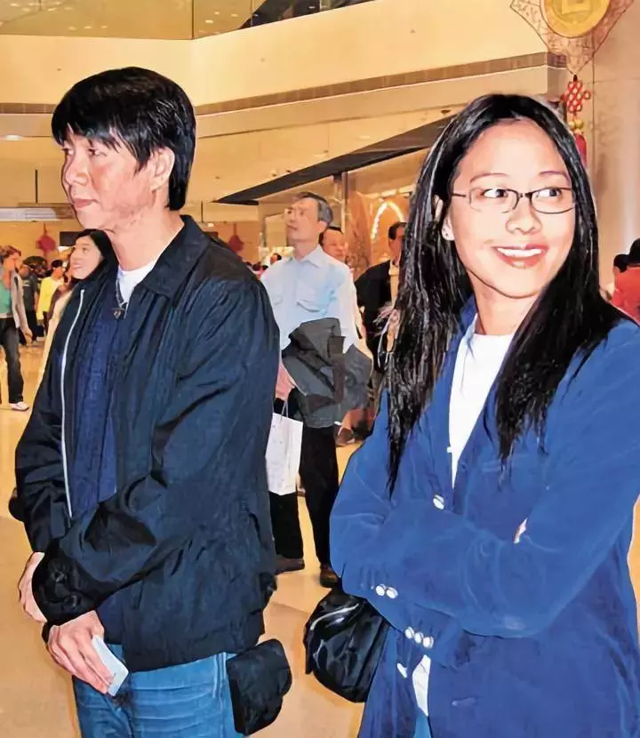 被罵小三專愛有婦之夫,與恩師決裂遭封殺…她的段位可真不低!