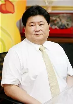 顏清標4個兒子都「把校花娶回家」當老婆!如今顏家「唯一的女兒」曝光,34歲的她.....