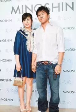 顏清標4個兒子都「把校花娶回家」當老婆!如今顏家「唯一的女兒」曝光,34歲的她.....