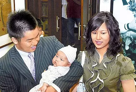 顏清標4個兒子都「把校花娶回家」當老婆!如今顏家「唯一的女兒」曝光,34歲的她.....