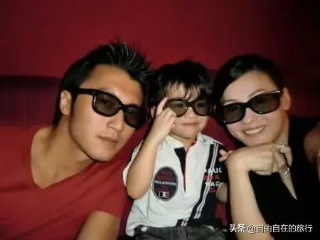 張柏芝12歲兒子近照曝光,濃眉大眼像漫畫裡的王子,基因太強大