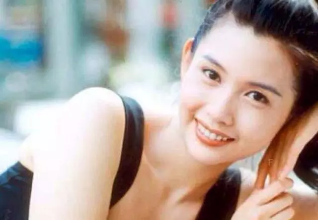 邱淑貞女兒19歲了,花容月貌身材妙曼,母女同框氣質不輸媽媽