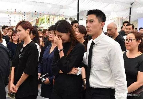 【內有多圖】馮偉衷真的走了! 追思會出席藝人 + 舉殯 + 軍事葬禮, 『最完整的出殯現場全記錄』
