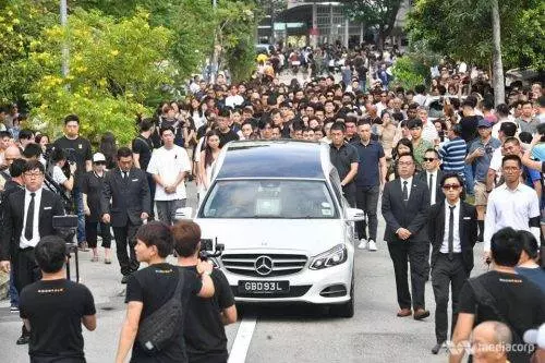 【內有多圖】馮偉衷真的走了! 追思會出席藝人 + 舉殯 + 軍事葬禮, 『最完整的出殯現場全記錄』