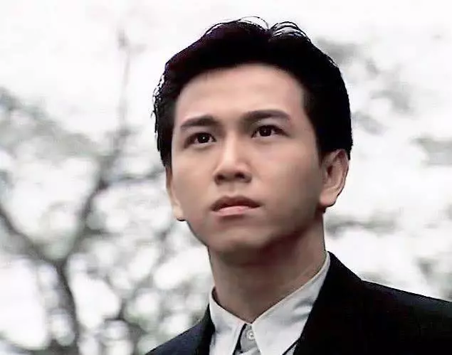 一婚娶港姐,二婚拿下助理,三婚娶小20歲嬌妻,網友:羨慕不來~