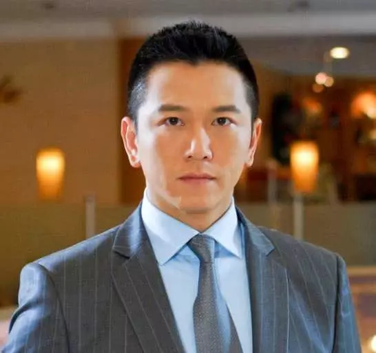一婚娶港姐,二婚拿下助理,三婚娶小20歲嬌妻,網友:羨慕不來~