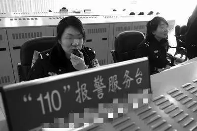 姐夫去世,妹妹結婚嫌晦氣不讓姐去,姐溜去現場,瞧見新郎報了警