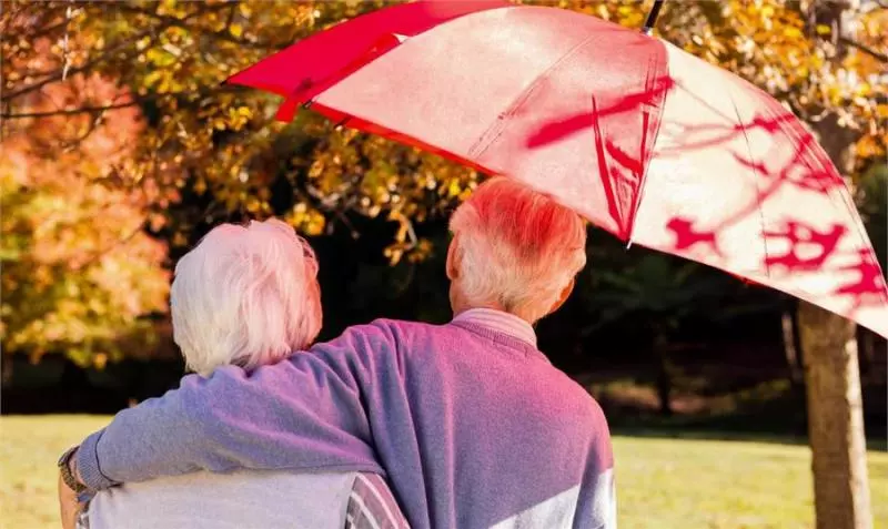 結婚70年 夫婦手牽手同時離世 這就是愛情吧
