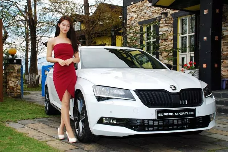 人妻的願望 2019年式 Superb combi sportline