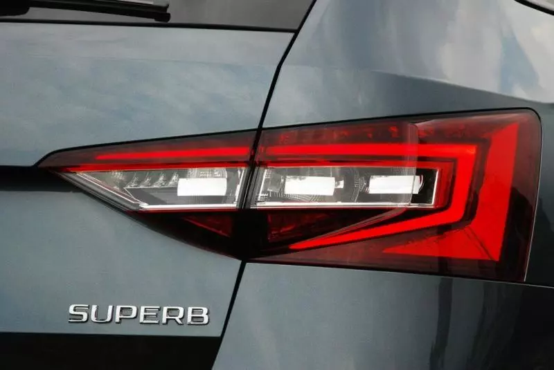 人妻的願望 2019年式 Superb combi sportline