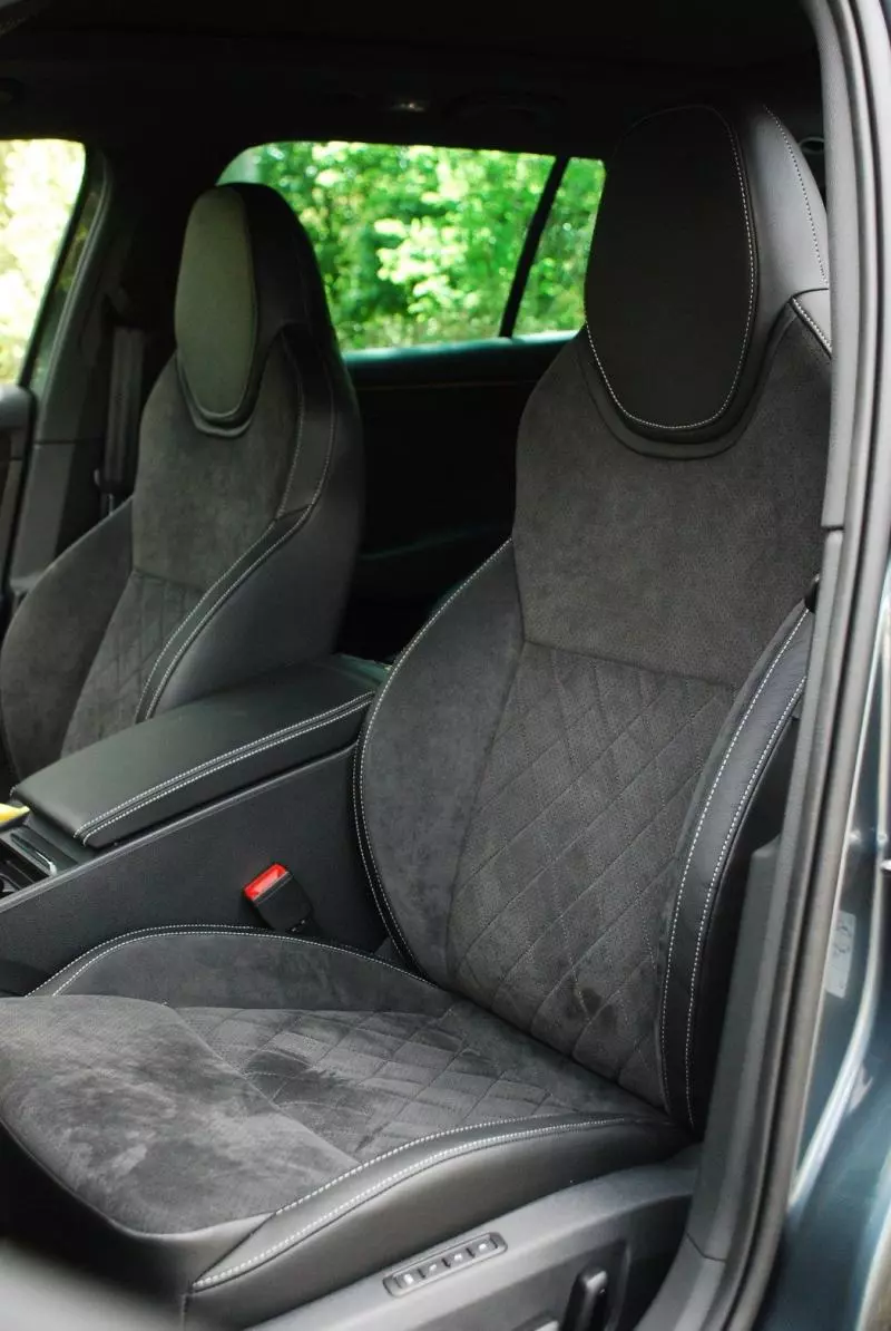 人妻的願望 2019年式 Superb combi sportline