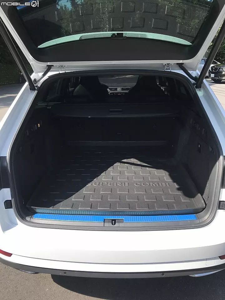 人妻的願望 2019年式 Superb combi sportline