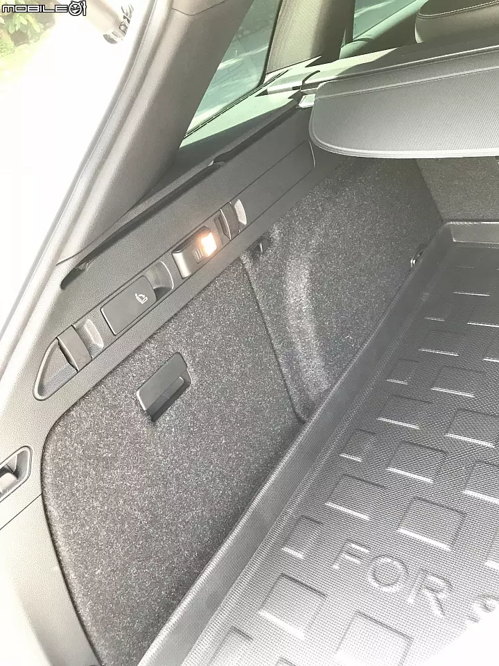 人妻的願望 2019年式 Superb combi sportline