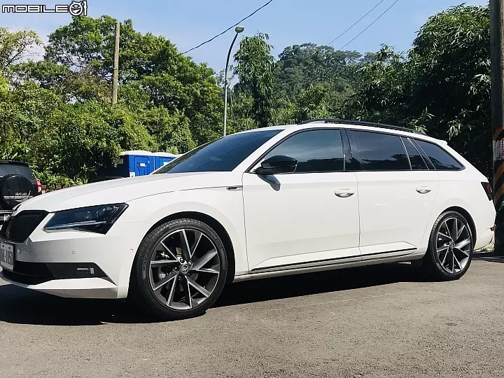 人妻的願望 2019年式 Superb combi sportline