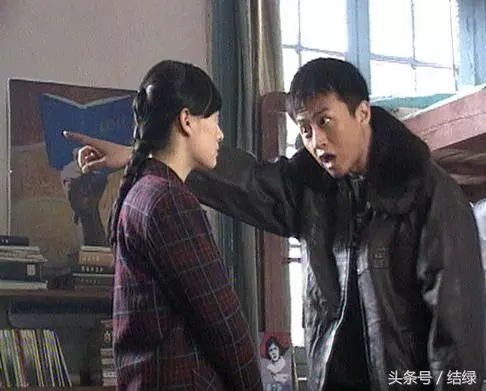 兒子將親媽掃地出門,只因媳婦陪婆婆去找了親生父母