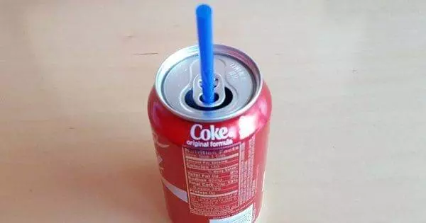飛機窗戶為什麼有小孔?25個我們過去都在亂用的「日常用品真正用途」