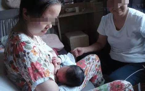 我剛出月子第一天老公就要求我同房,隔天公公一開口,我沒臉見人