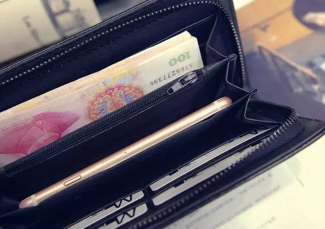 錢包放這三樣物品, 會越來越有錢,有錢人都這樣做