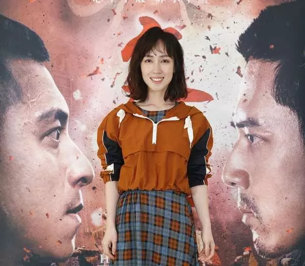 離婚5個月,鄭人碩鬆口認追小薰1個月,女方不避諱回應「感受到他的溫暖!」