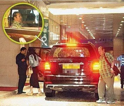 時間能把渣男變傳奇?洪金寶大方承認緋聞藏得好,感激老婆24年婚姻全靠忍…