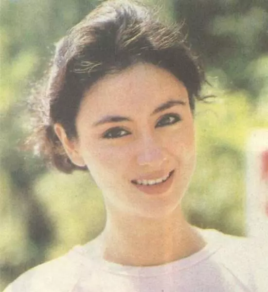 時間能把渣男變傳奇?洪金寶大方承認緋聞藏得好,感激老婆24年婚姻全靠忍…