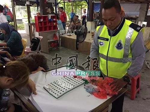 警方展開「年柑行動」,華裔老伯被捕:不敢叫孩子來保釋我!