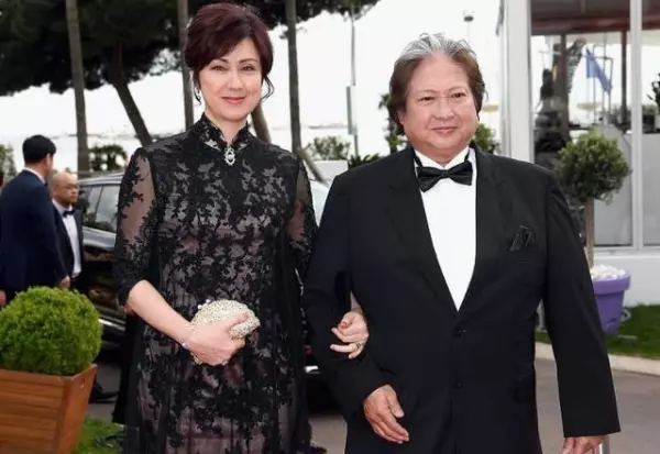 時間能把渣男變傳奇?洪金寶大方承認緋聞藏得好,感激老婆24年婚姻全靠忍…