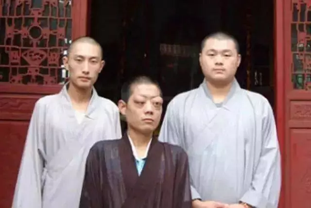 為何著名餐館老闆的臉已變成動物臉,令小偷幾乎嚇暈!