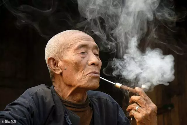 四十歲後,若身體6處疼痛,可能心臟血管堵了,不占說明還健康