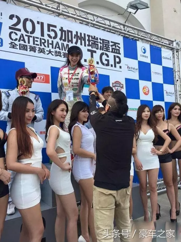 台灣最美性感女賽車手,身材好到爆,車技一級棒