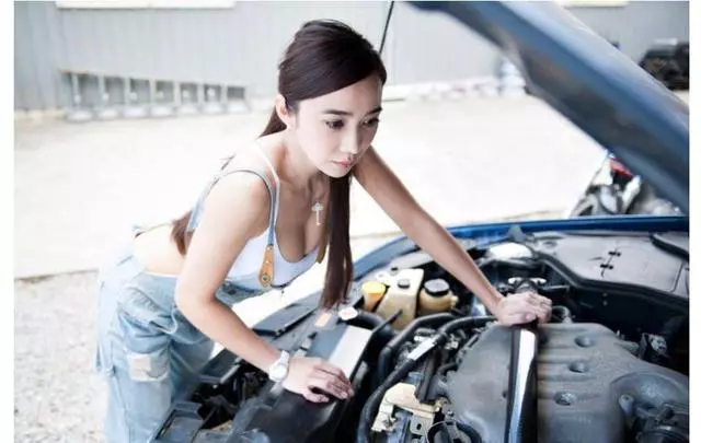 台灣最美性感女賽車手,身材好到爆,車技一級棒