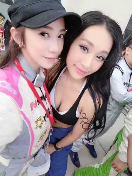 台灣最美性感女賽車手,身材好到爆,車技一級棒