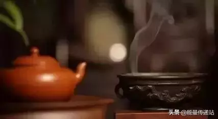 人與人不同,站的位置不同,處的角度不同,乾的工作不同,擔的責任不同。